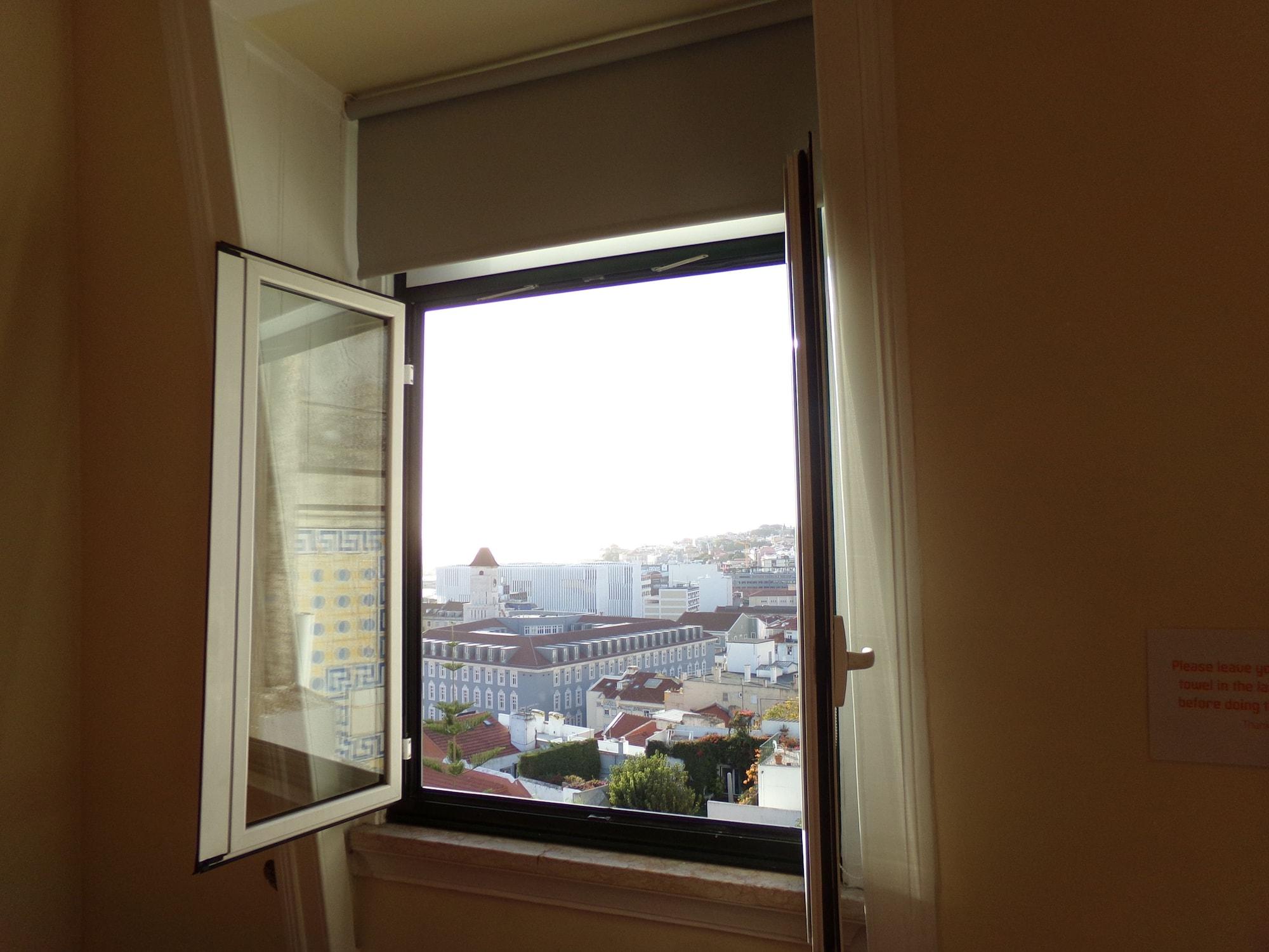 Lisb'On Hostel Lisbon Exterior photo