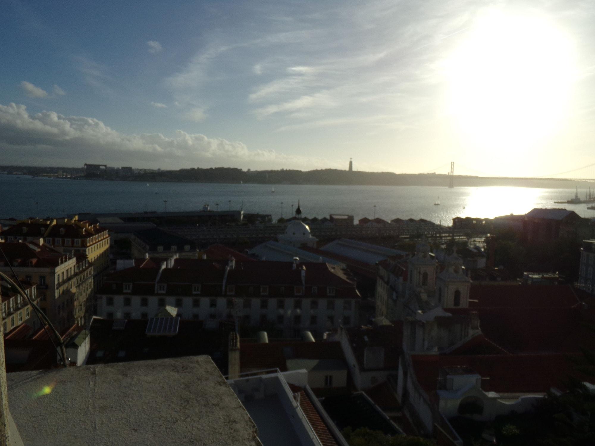 Lisb'On Hostel Lisbon Exterior photo