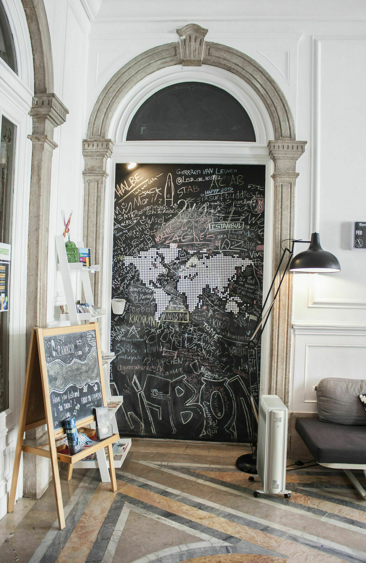 Lisb'On Hostel Lisbon Exterior photo